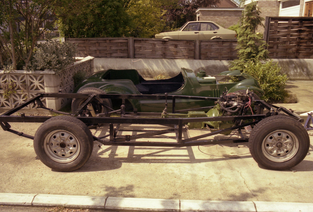 Dutton Melos rolling chassis 1983 Brian Snelson Flickr