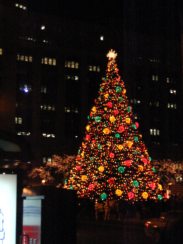 Chicago Christmas Tree A giant decorated christmas tree in… Flickr