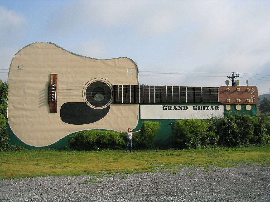 World's Largest Guitar Tennessee Border Roadchix Flickr