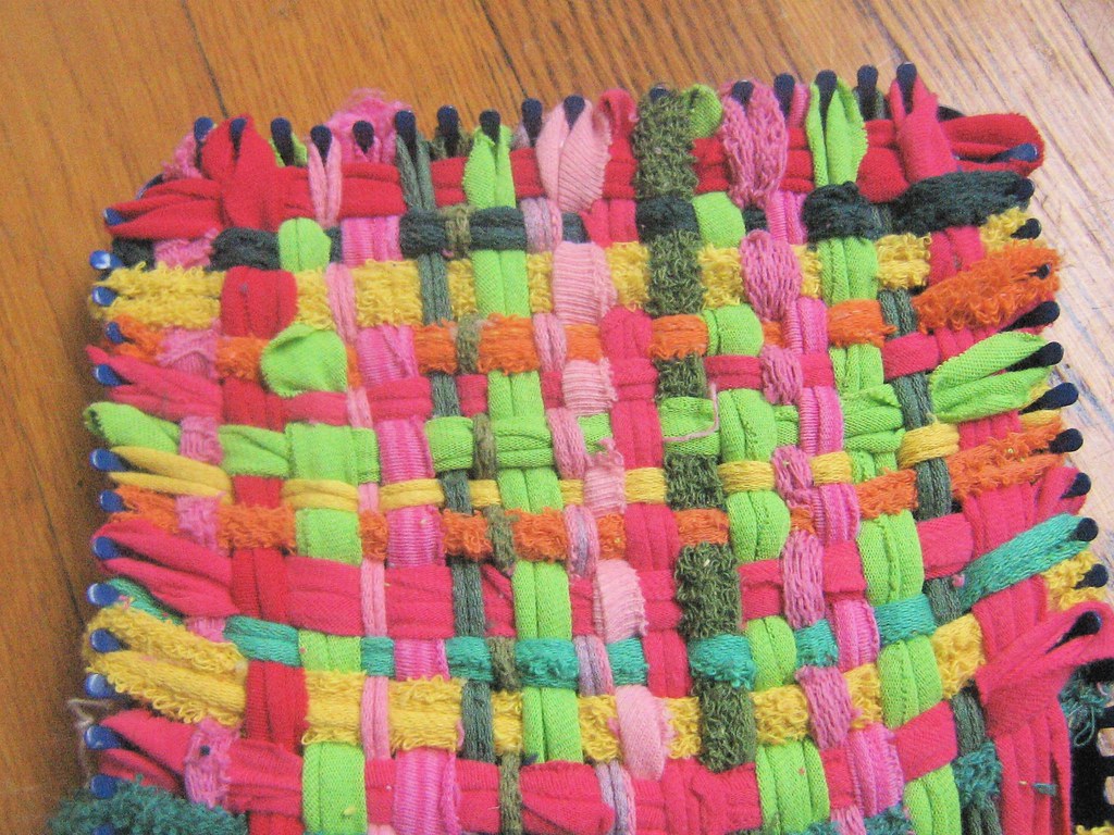 Make your own potholder loops with old Tshirts***Tutorial… Flickr