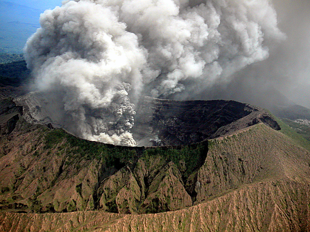 Dukono Dukono volcano, Halmahera Island Michael Thirnbeck Flickr