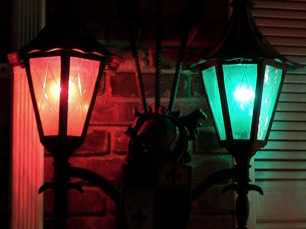 Red Light Green Light All the lights in the fixtures on … Flickr