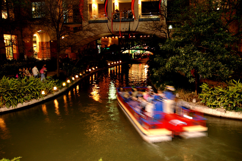 San Antonio Riverwalk Tour Blur Boat San Antonio Riverwalk… Flickr