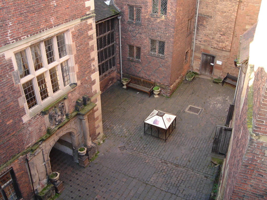 Tamworth Castle An inside view of Tamworth Castle from the… Flickr