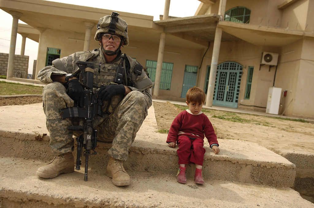 Public Domain Soldier & Child in Iraq, March 2007 by Andy… Flickr
