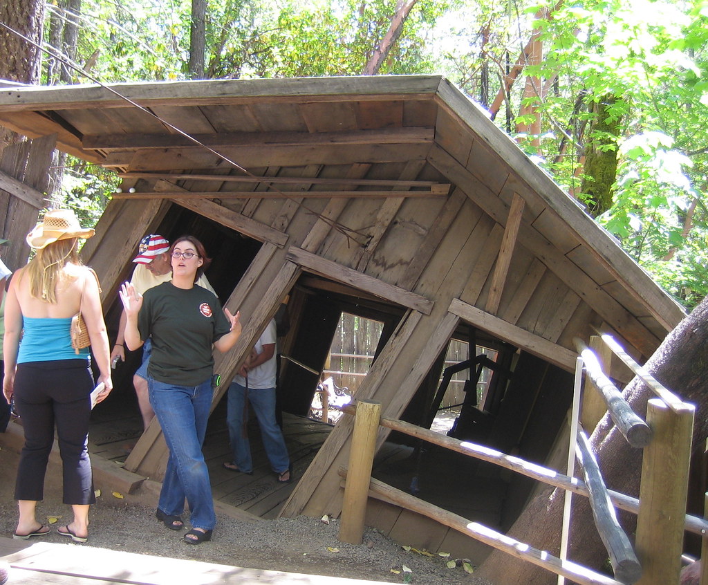 House of Mystery at the Oregon Vortex This twisted old reb… Flickr