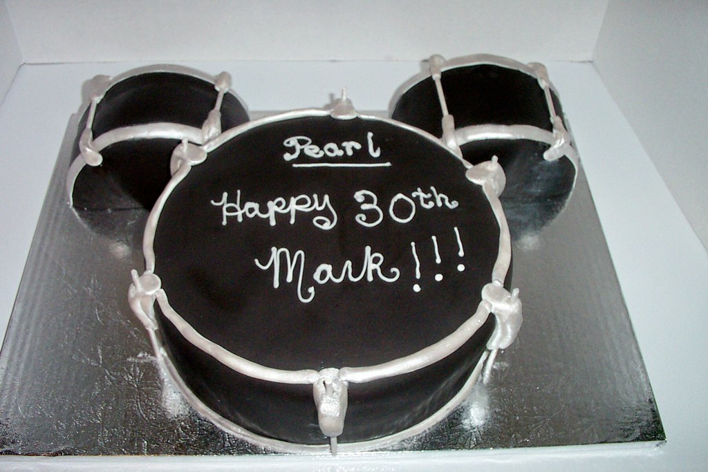 Drums Cake Drum cake, Chocolate cake with chocolate cream … Flickr
