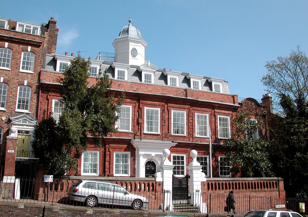 Cromwell House on Highgate Hill (North London) The school … Flickr