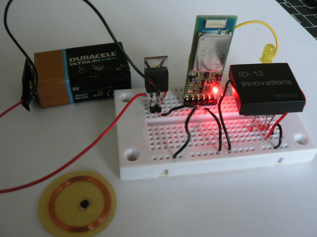 ID12 RFID reader to bluetooth More info at hcgilje.wordpr… Flickr