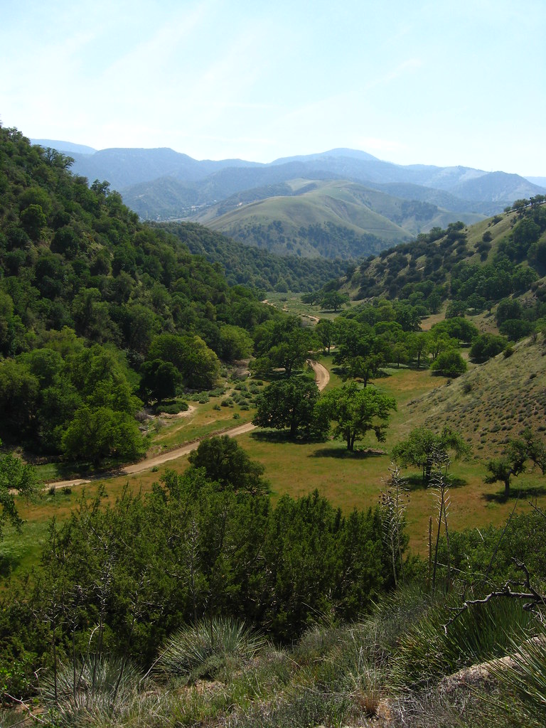 A Tehachapi valley Tehachapi Mountains fcaplow Flickr