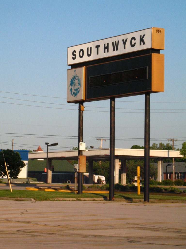 Southwyck Sign On childhood vacations to Toledo, a