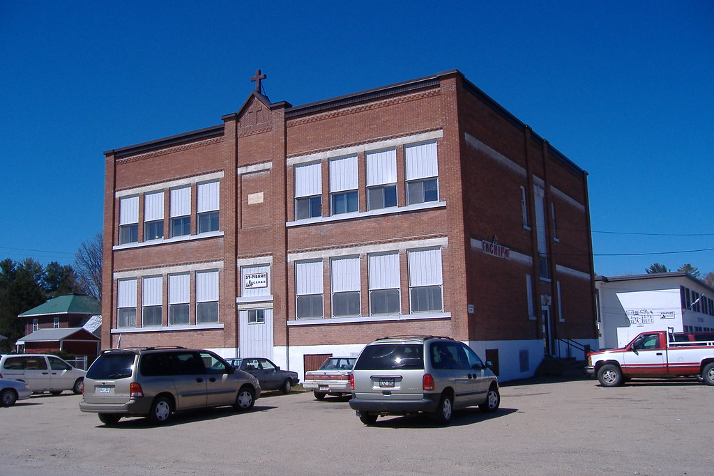 Fort Coulonge Quebec April 2007 The old school at 33 Romai… Flickr