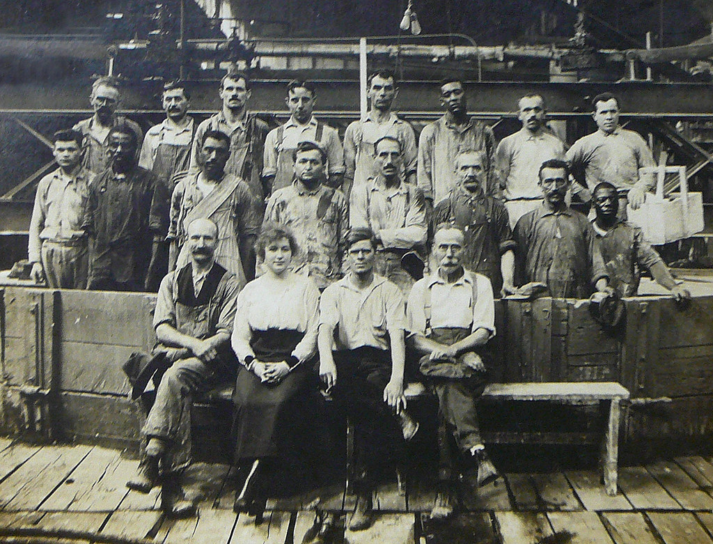 Charleroi glass workers This photo was probably taken abou… Flickr