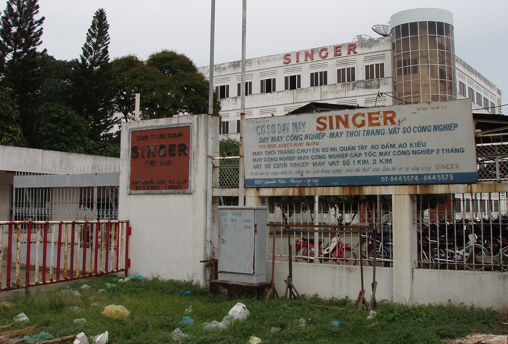 Singer Sewing Machine Factory Even though this looks like … Flickr