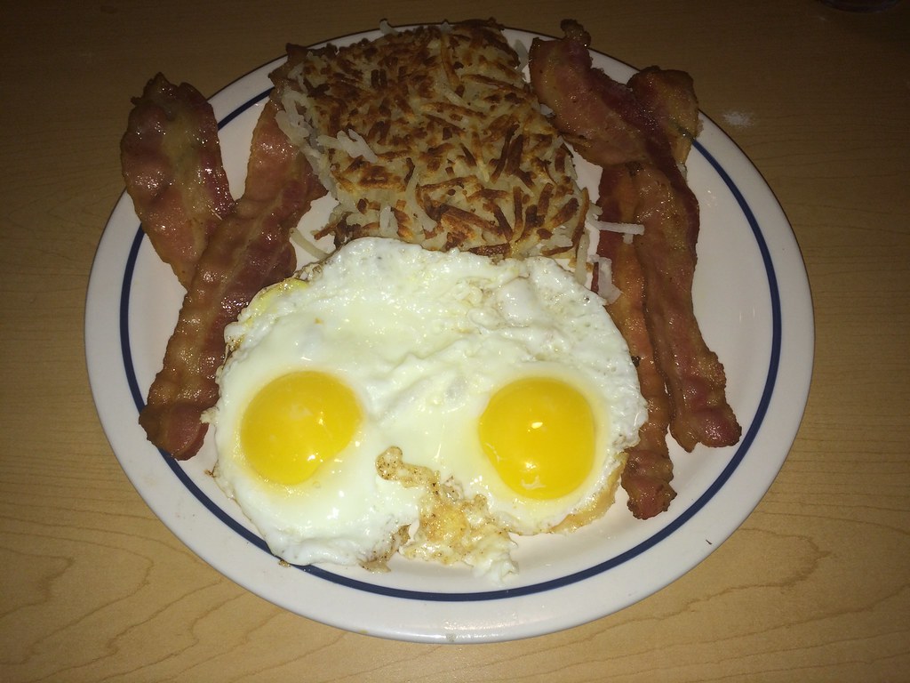 387 IHOP Eggs and bacon On the side of those pancakes! Vi… Flickr