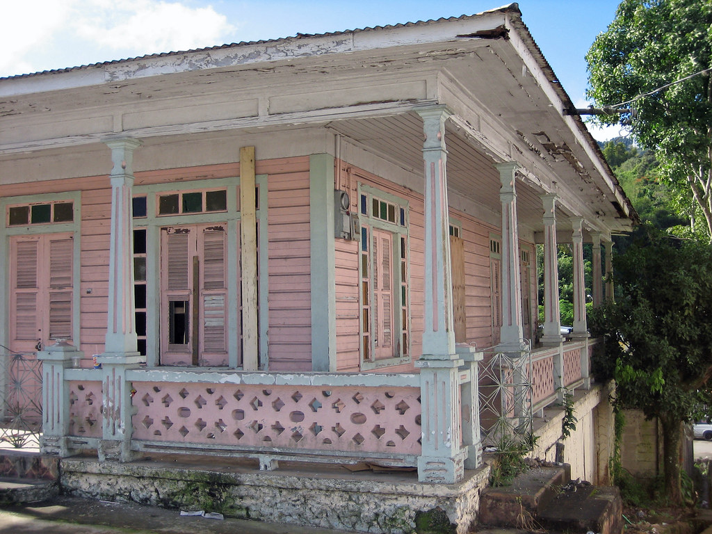 Adjuntas, Puerto Rico Final de la casa rosa Casa criolla… Jose