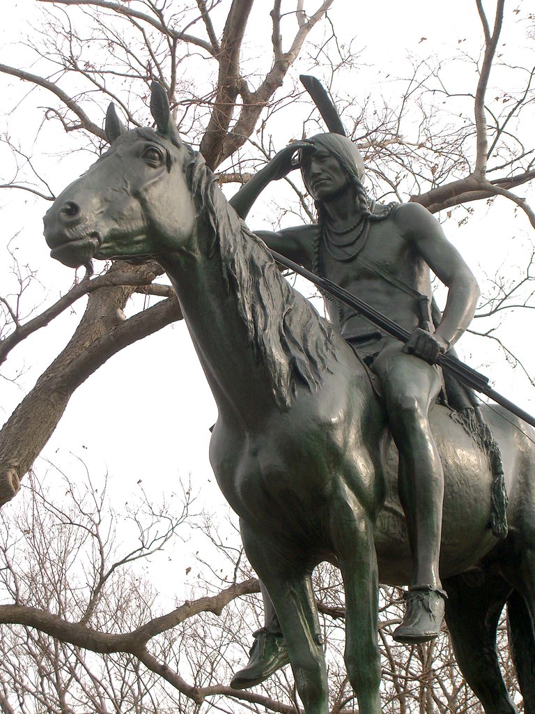 3392 statue called "the scout" overlooking Kansas City, Mo… Flickr