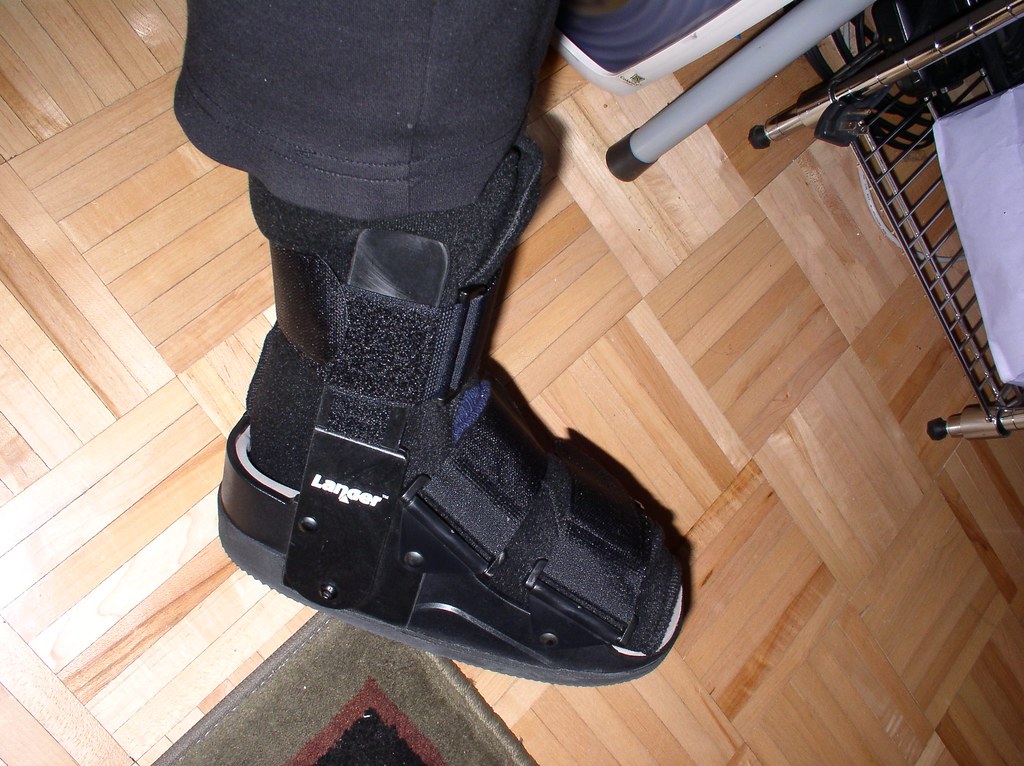 Boot for broken sesamoid bone Zazienyc Flickr
