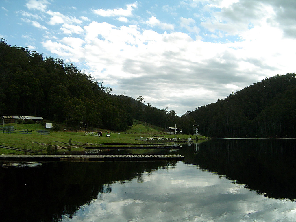 Lake Barrington Tasmania of Australia, 2005. 12 Jianqin Zhu Flickr