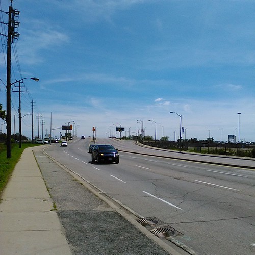[PHOTO] Kipling Avenue, looking south below the Queensway A Bit More