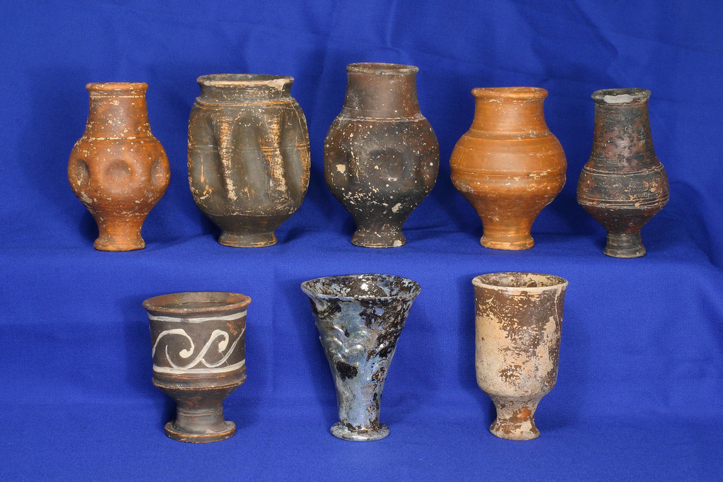 Late Roman pots and glass vessel, Down, Amesbury Flickr