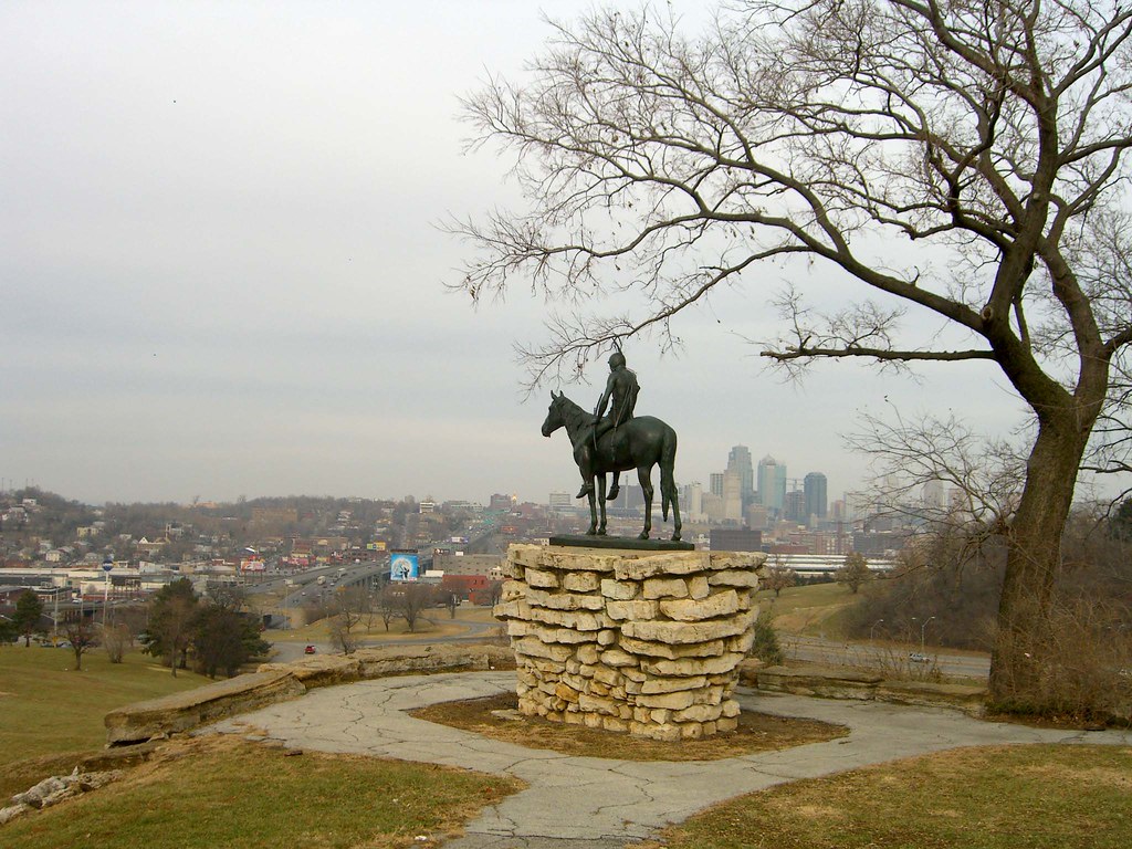3395 statue called "the scout" overlooking Kansas City, Mo… Flickr
