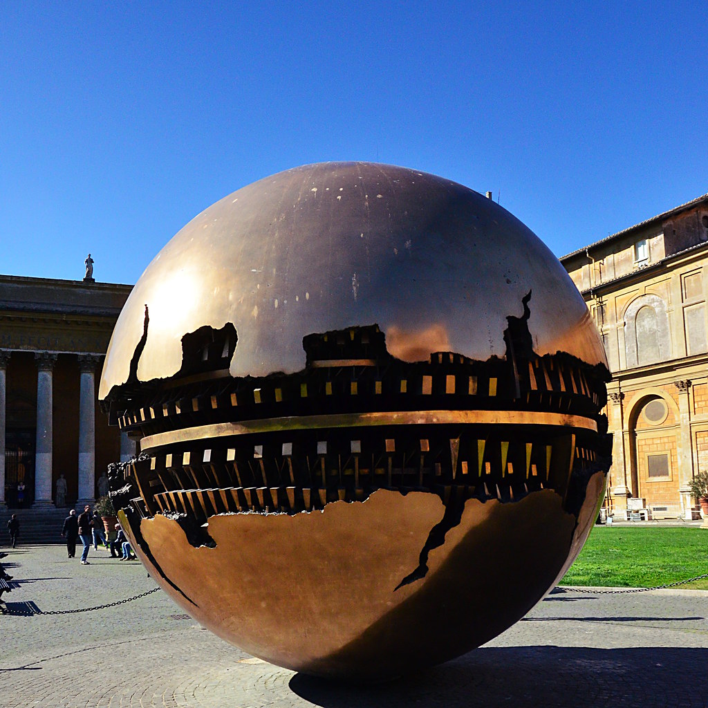 VaticanMuseumGlobe The Globe sculpture in the Vatican Muse… Flickr