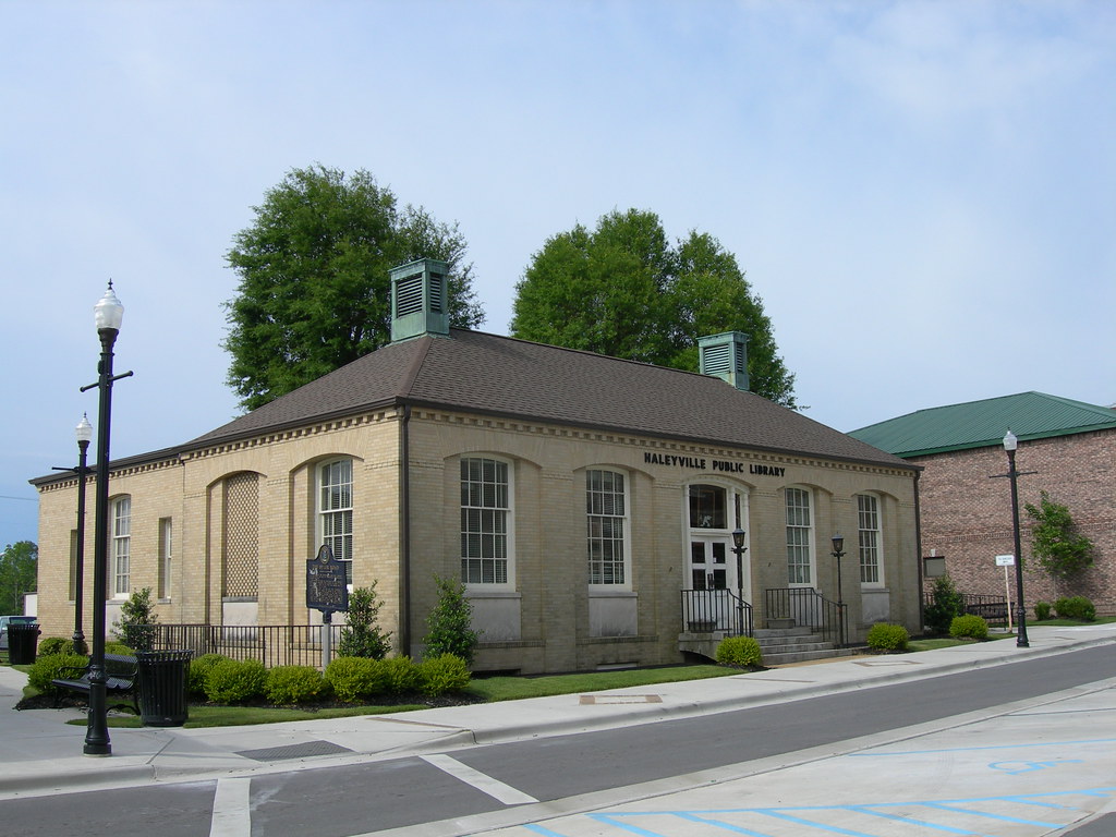 (Old) Haleyville, Alabama 35565 This is the historic (old)… Flickr