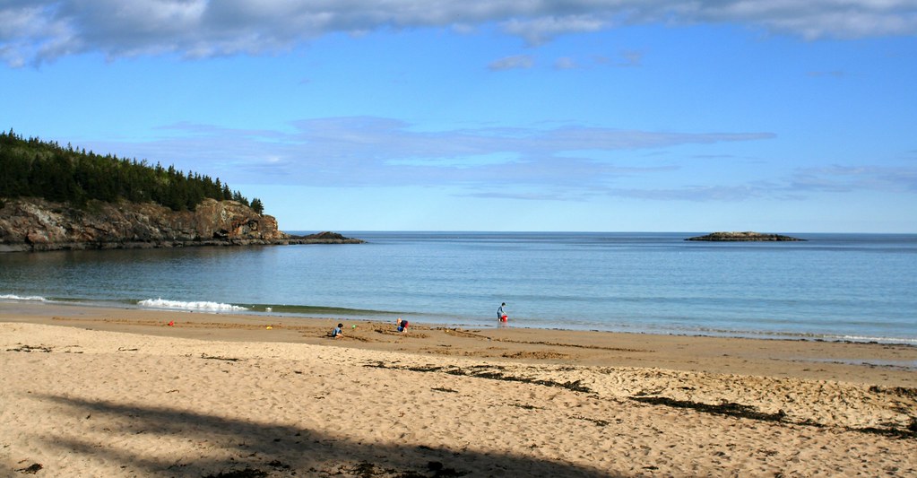 Maine sandy beach This beach is in Acadian National Park … Flickr