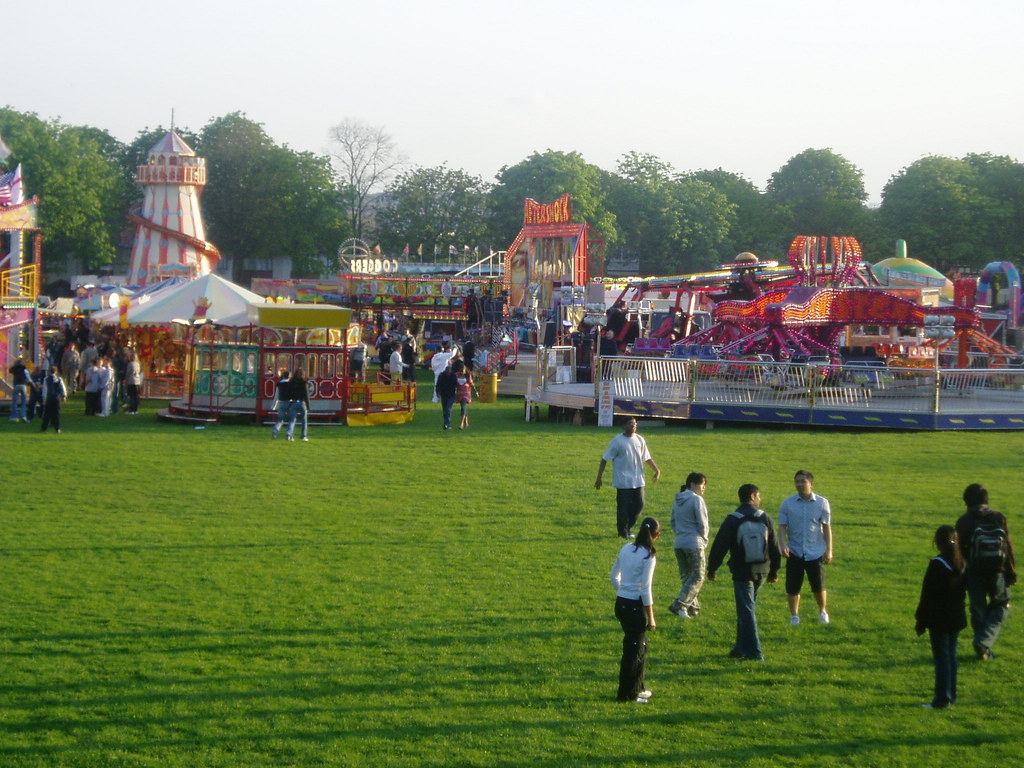 Fun Fair in Broomfield Park The first night of the fair.. Flickr