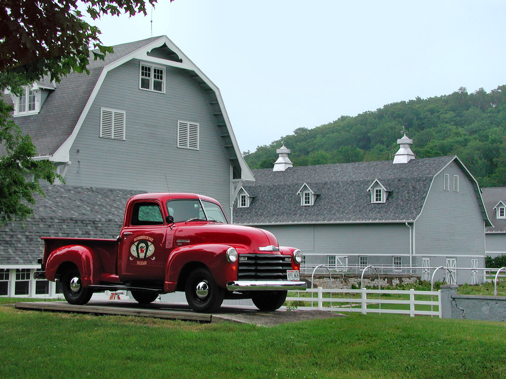 Old Red Truck An awesome candy apple red old chevy pickup … Flickr
