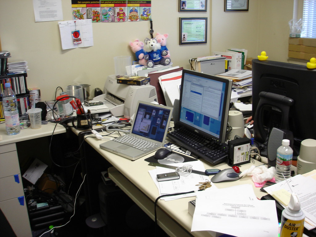 Messy Desk yeah, its my messy desk. i was editing somethin… Flickr