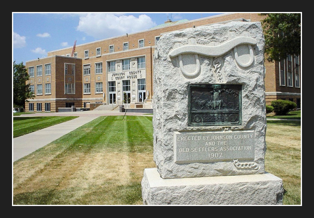 Johnson County Courthouse Olathe, Kansas. Monument commemo… Flickr