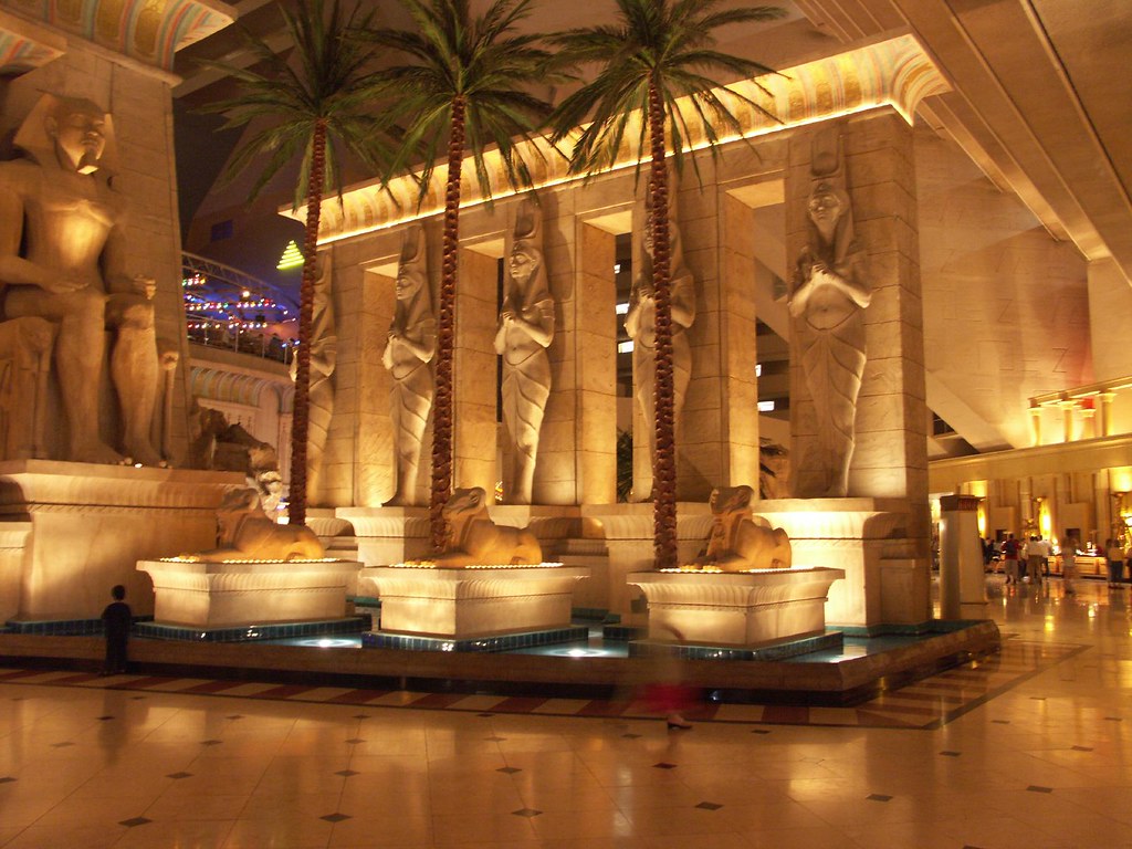 inside the luxor hotel/casino, las vegas inside the luxor … Flickr
