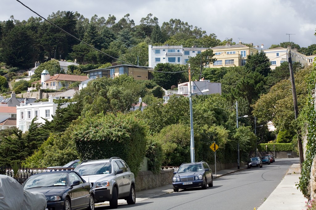 KILLINEY AUGUST 2006 Killiney (Cill Iníon Léinín in Irish,… Flickr