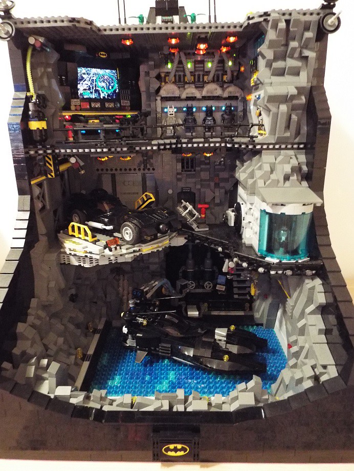 Batman Batcave MOC (Not another, but sadly this one has to go) LEGO Licensed Eurobricks Forums