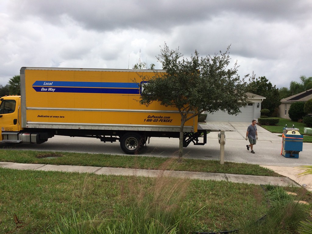 Our 26 foot Penske truck with backsaving lift gate. That'… Flickr