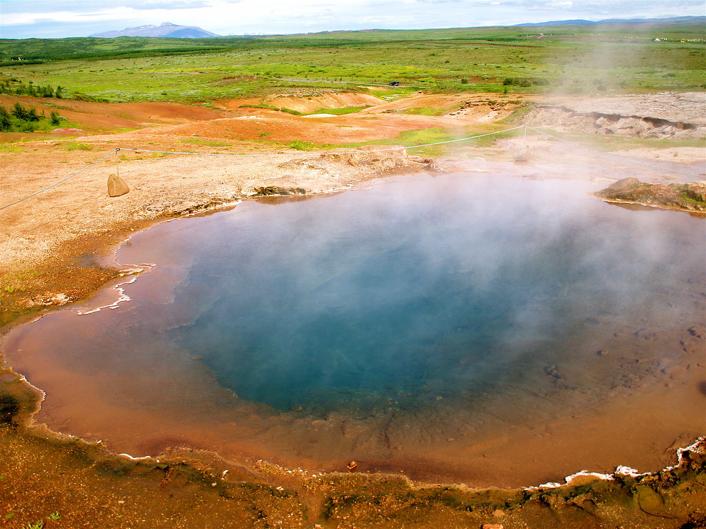 Hot water Boiling water in a hot spring near Geysir. July … Flickr