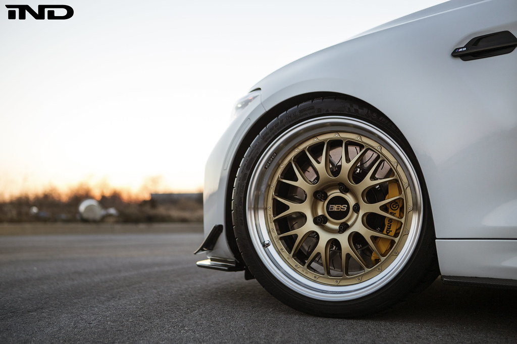 Best brake caliper color for white e92? 樂