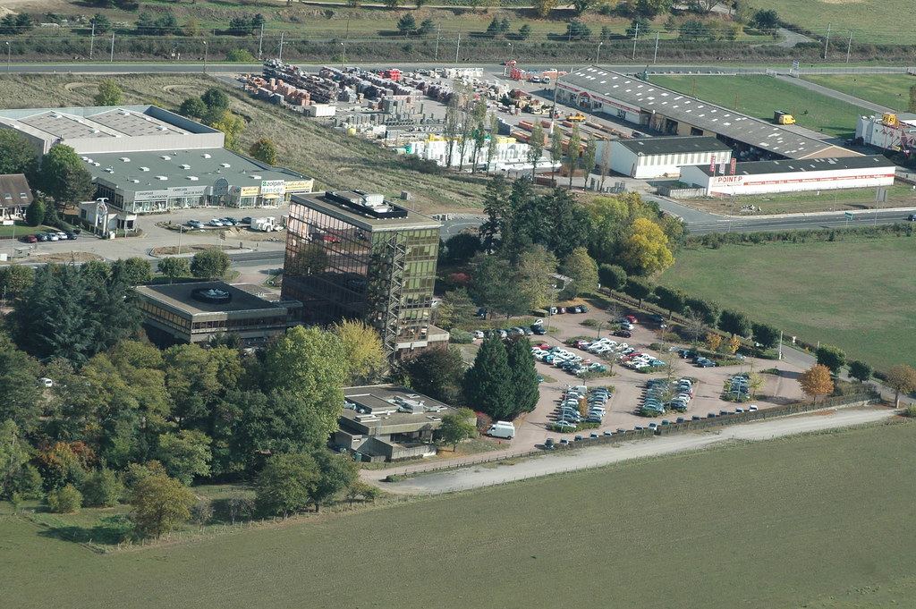 Crédit Agricole (TOULONsurALLIER,FR03) jeanlouis Zimmermann Flickr