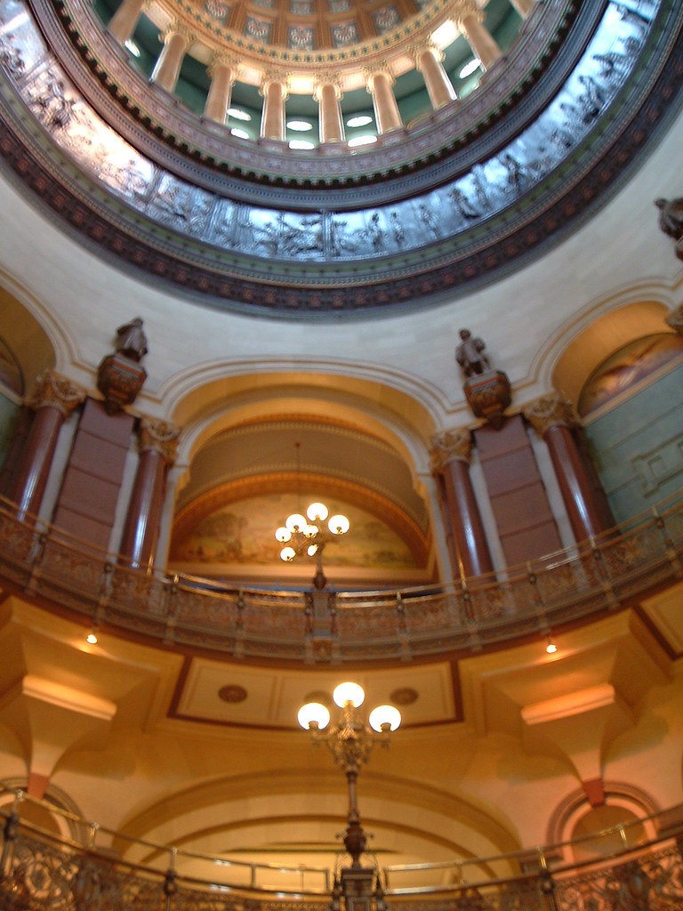 Dome and statues Inside Illinois State Capitol Building gympumpkin