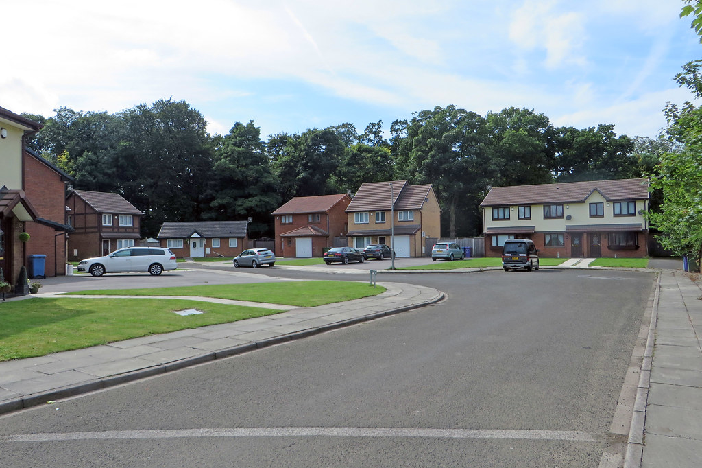 Brookside Close That stripe across the road looks like the… Flickr