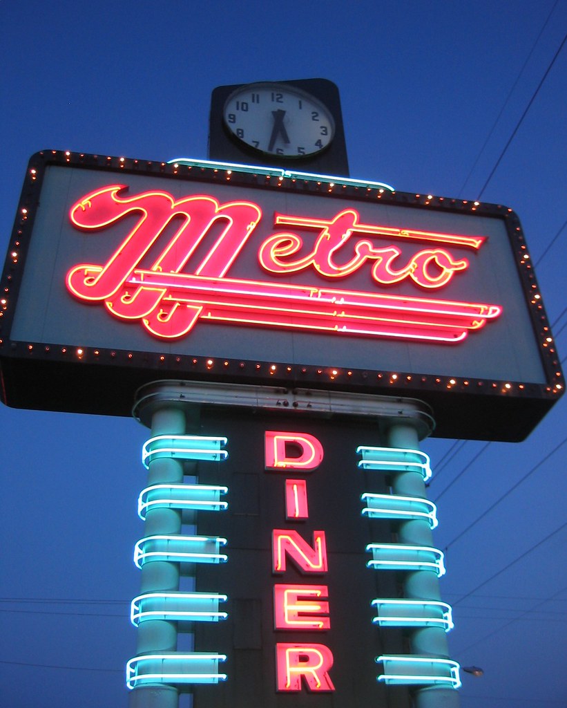 Metro Diner Neon Sign Closeup Metro Diner neon sign clos… Flickr