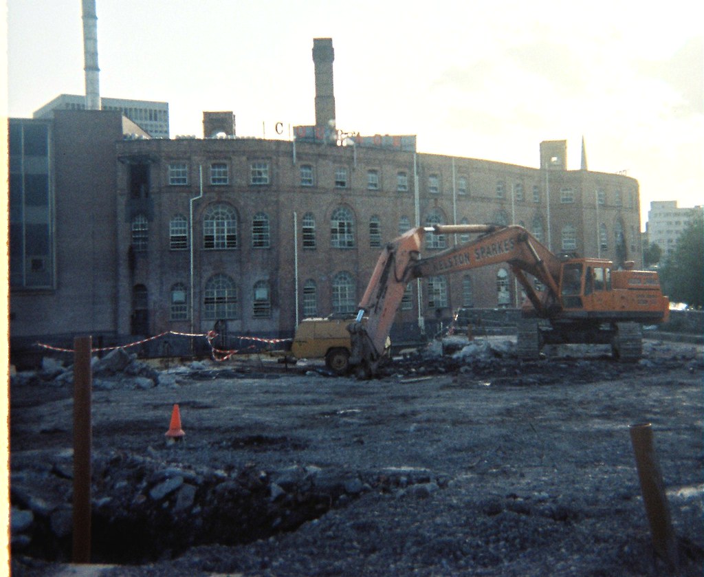 Queen Street, Bristol, 1983 Taken in September 1983, Hovis… Flickr