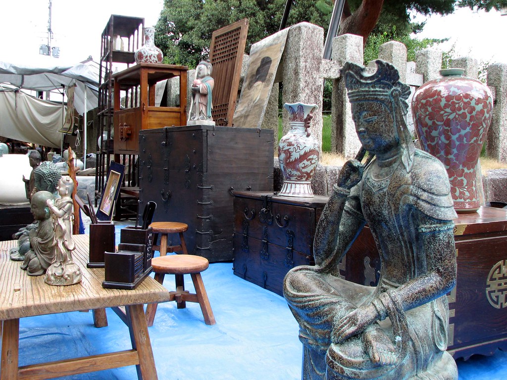 Kyoto Art and Antiques Inside Kyoto