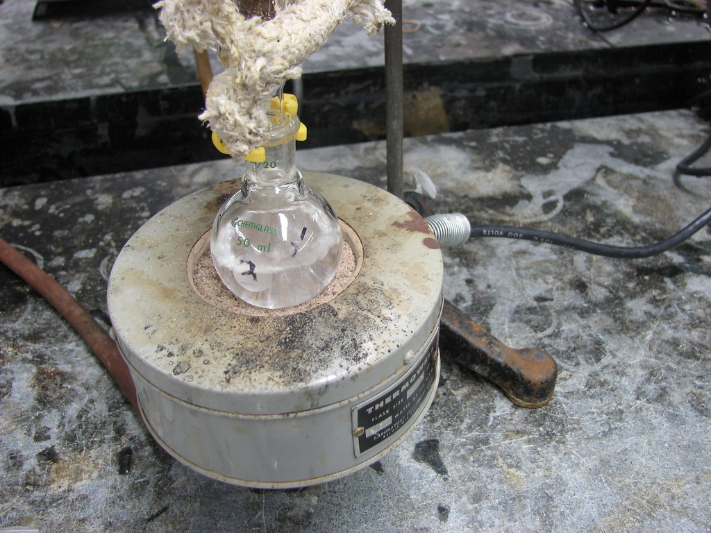 sand bath Toluene/cyclohexane solution is being boiled for… Flickr