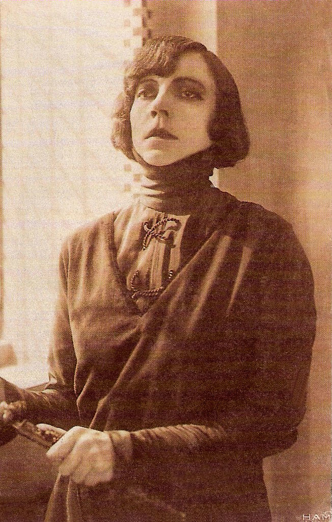 Asta Nielsen in Hamlet (1921) Spanish postcard for Hamlet … Flickr