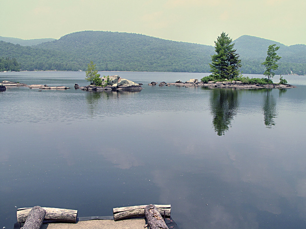 Piseco Lake, NY A view of Piseco lake from the dock. Ojiisan44 Flickr