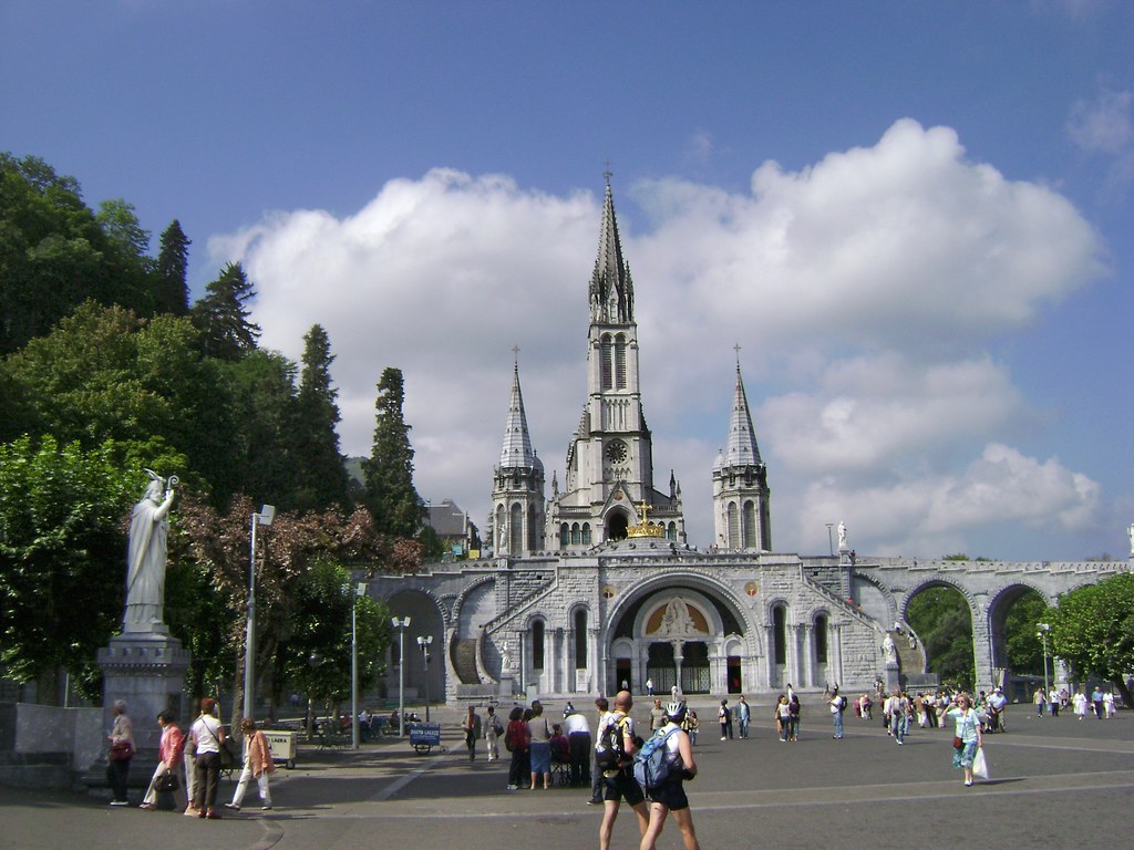 Santuario, Lourdes. Sanctuary, Lourdes, France www.meEnc… Flickr