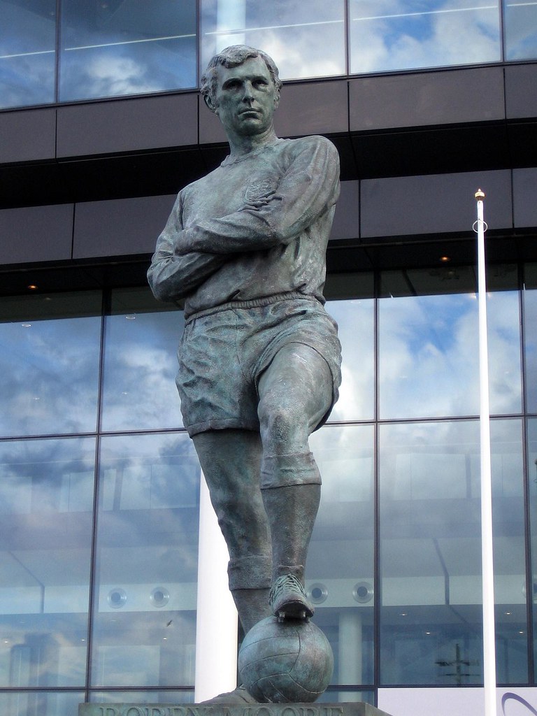 Bobby Moore The Bobby Moore statue outside Wembley Stadium… Flickr